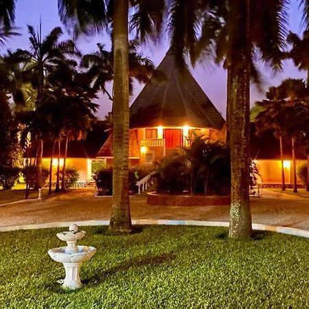 Sunset Villa Boutique Resort Diani Beach Exterior photo