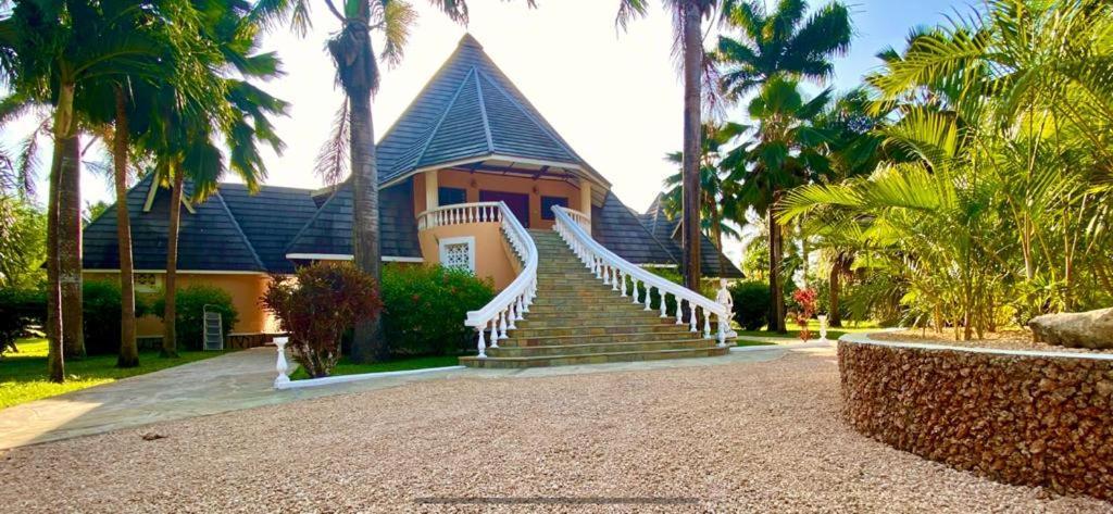 Sunset Villa Boutique Resort Diani Beach Exterior photo