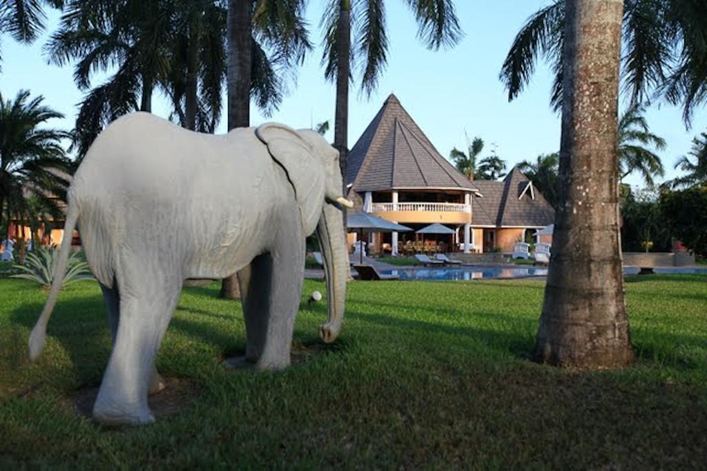 Sunset Villa Boutique Resort Diani Beach Exterior photo