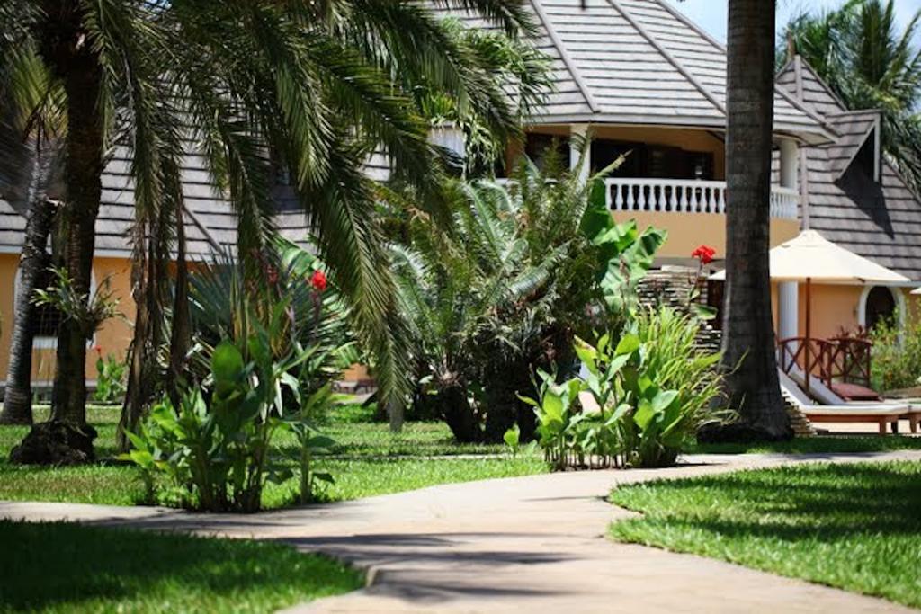 Sunset Villa Boutique Resort Diani Beach Exterior photo